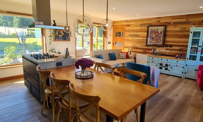 Villarrica House | House with Volcano and Lake View (JW)