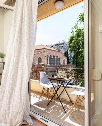 Thessaloniki City Centre Apartment | Houseloft Heritage Retreat