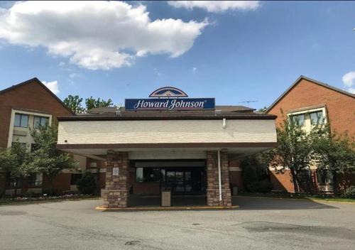 Newark Hotel | Howard Johnson by Wyndham Newark Airport