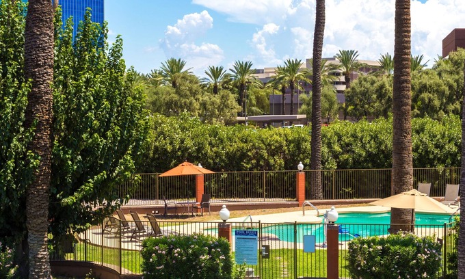 Phoenix Hotel | Howard Johnson by Wyndham Phoenix Airport/Downtown Area