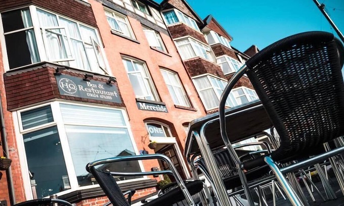 Douglas House | HQ Bar & Restaurant