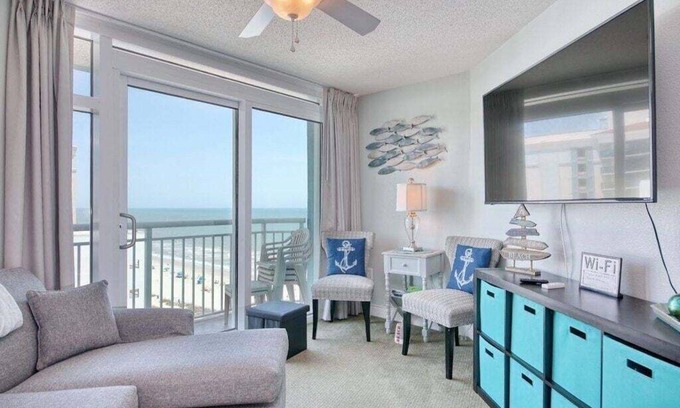 Myrtle Beach Condo | HS-1031 Experience ocean views, a spacious 2-BR condo in Myrtle Beach