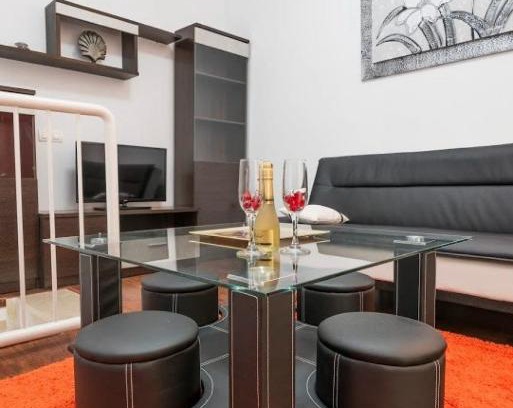 Perchel Norte Apartment | HUERTA DEL OBISPO