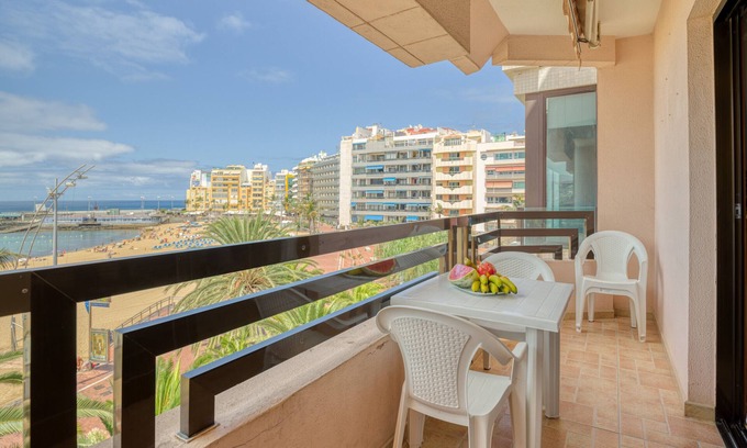 Las Palmas de Gran Canaria Ski Chalet | Huge Balcony over Las Canteras By CanariasGetaway