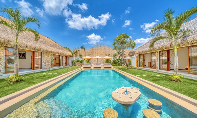 Laksmana Villa | Huge 16 bedrooms, 2 Villas combined, 2 pools