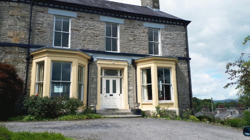 Kendal Bed & Breakfast | Huge Double Room In Victorian House