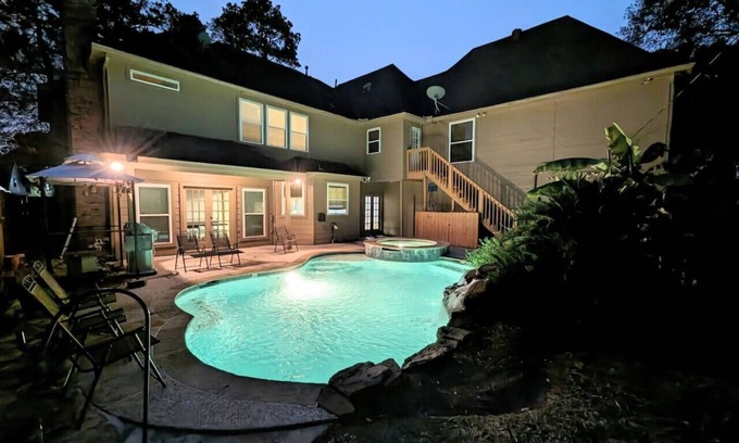 Memorial Northwest House | Huge home w/pool-hot tub-game rm - NO NOISE
