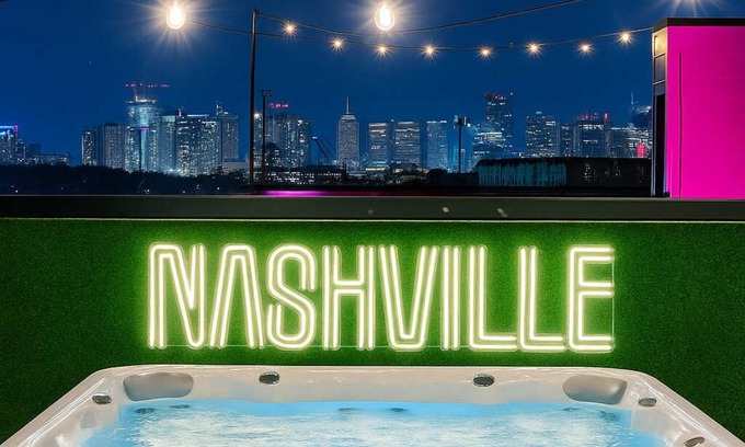 South Nashville House | Huge Luxe Home 22 Beds! Game Room/Hot Tub!