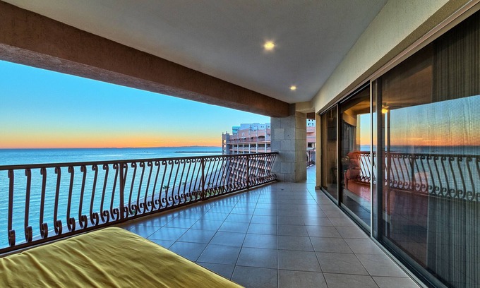 Sandy Beach Condo | HUGE PREMIUM PENTHOUSE 6BD+1/2BD+5Bth, Sleep 15+ at Sonoran Sun