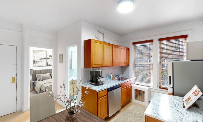 SoHo Apartment | Huge renovated 3 bedroom loft on Spring & Elizabeth