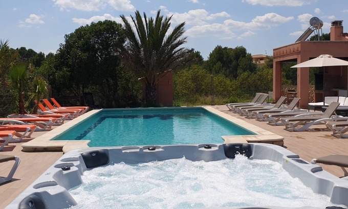 L'Ametlla de Mar Villa | Huge villa, 13 BEDR, 8 BATHR, FULL A/C, Large Pool, ping-pong, BBQ