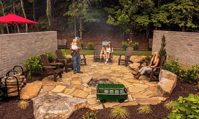 Wildwood House | Hummingbird Cabin |Stunning Views, Outdoor Kitchen