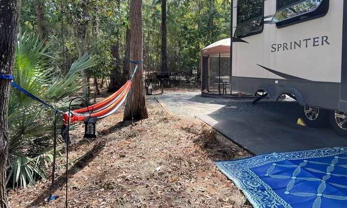 Bay Lake House | Hummingbird Haven RV with Queen, Bunk & 1 1/2 Baths- Delivered & Setup for You!