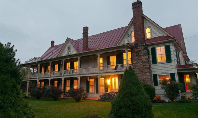 Goshen Bed & Breakfast | Hummingbird Inn