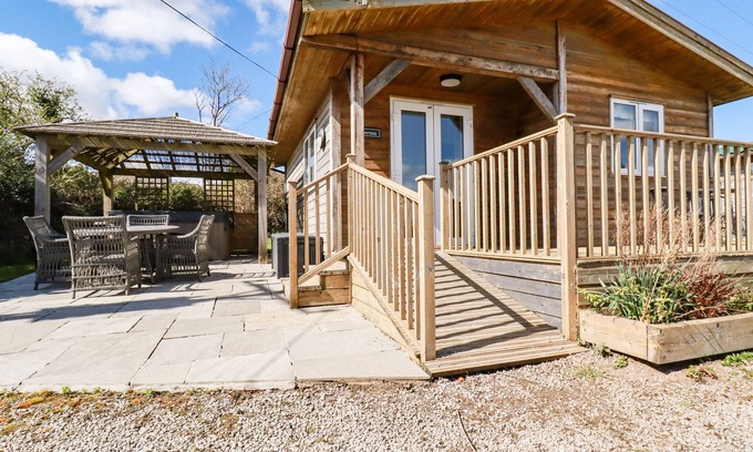 Redruth Cottage | HUNROSA, pet friendly, character holiday cottage in St Day