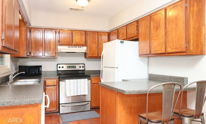 Oxford Cabin | Hurricane Hideaway - Cabin 2