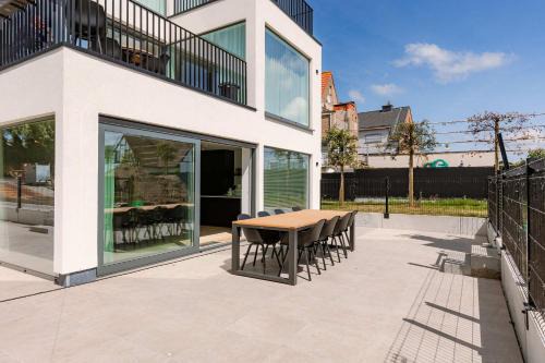 Klemskerke Apartment | Huswell - Family Villa with Terrace and Parking