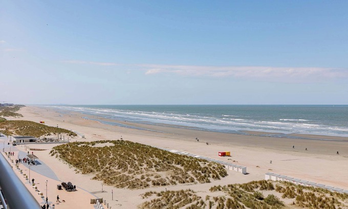 Nieuwpoort-Bad Apartment | Huswell - Seafront Appartment with Stunning Views