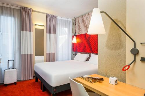 Clichy Hotel | ibis Clichy Centre Mairie