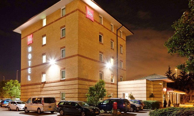 West Thurrock Hotel | ibis London Thurrock M25