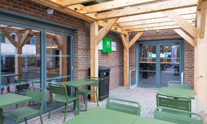 Crawley Hotel | Ibis Styles London Gatwick Airport