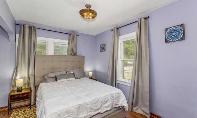 Wichita House | ICT CUTE, COZY AND CHEERFUL 3 BEDROOM HOUSE