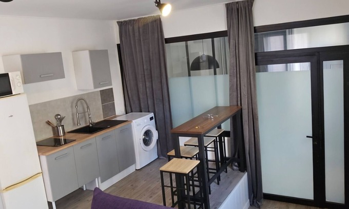 Sauvian Apartment | Idéal Couple et 2 Enfants. bel Appartement a 6 km de la Plage