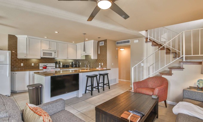 Palm Desert Condo | Ideal Condo by El Paseo | Pool & Tennis Access | Modern Amenities & Proximity to Shopping