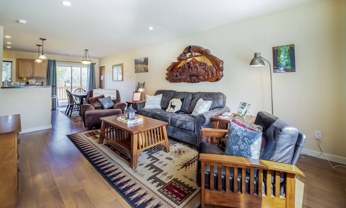 Orick House | Ideal Family Retreat Near the Coast & State Parks with Gas Grill, Deck, & WiFi