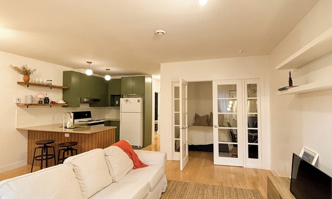 Little Burgundy Condo | Ideal location for long stays. Modern and cozy. Steps to metro, shops, &cafés.
