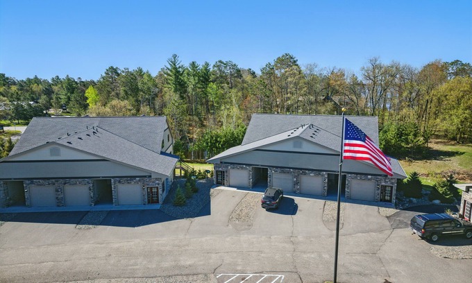 Crosslake Condo | Ideal Location on WFC |Pool Table| Pool & Hot Tub