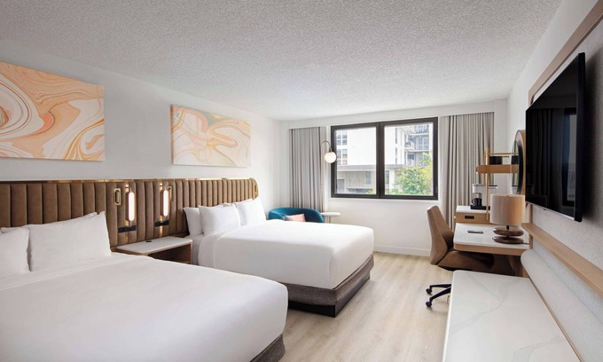 Flagami Hotel | Ideal Mix of Comfort and Value! Free Airport Shuttle, Pet-friendly Stay!