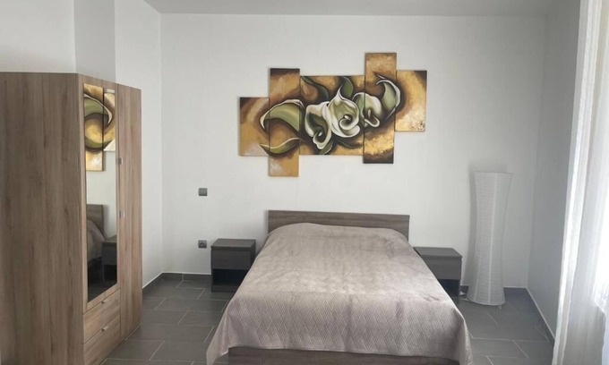 Centre Ville d'Ales Apartment | Ideally located apartment in the center of ales
