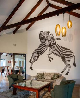 Thorny Bush Game Reserve Cabin | Idube Game Reserve