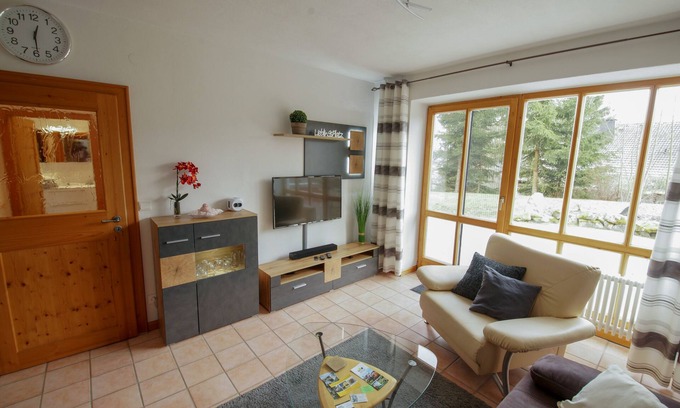 Bad Alexandersbad Apartment | Idyll im Grünen in Bad Alexandersbad mit großer Terrasse und Garten