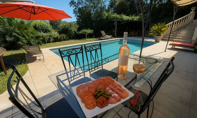 Pierrefeu-du-Var Apartment | Idyllic getaway StudioBas de Villa:garden and private pool near the coast