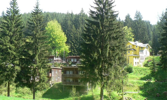Grossbreitenbach House | Idyllically situated vacation home in the middle of the forest