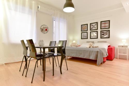 Rione XVI Ludovisi Apartment | iFlat Via Veneto Design Studio