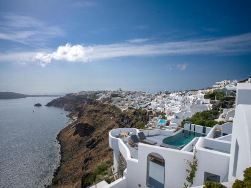 Oia Hotel | IKIES Santorini