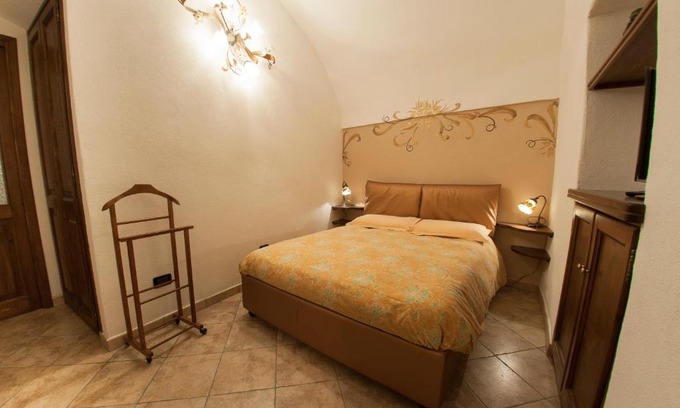 Dolceacqua Apartment | Il Libro Verde Abracadabra