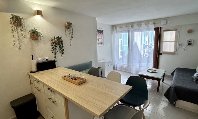 Porquerolles Apartment | Ile de Porquerolles, Studio Cosy