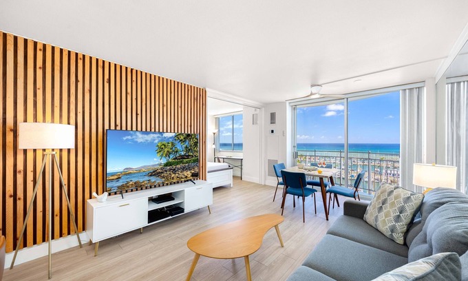 Waikiki Condo | Ilikai Marina Stunning Ocean & Harbor Views - Walk to the Beach!
