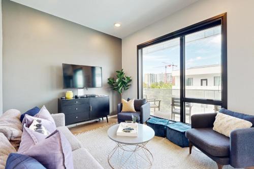 Edgehill Apartment | Illume 303
