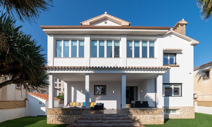 Torremolinos Villa | iloftmalaga Villa Niza