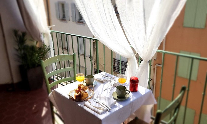 Martigues Apartment | Ilot - Exceptional location, Comfort, Refinement