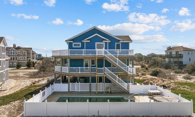 Ocean Sands House | Imagine yourself “Carolina Daydreamin” on the Outer Banks with the entire family.