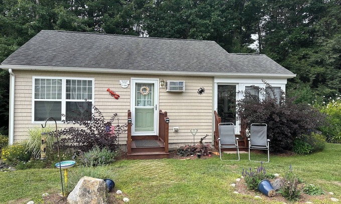 Ogunquit - Wells Cottage | Immaculate Beachdreams Cottage Gated Pool Jacuzzi Woods Privacy Wells Maine