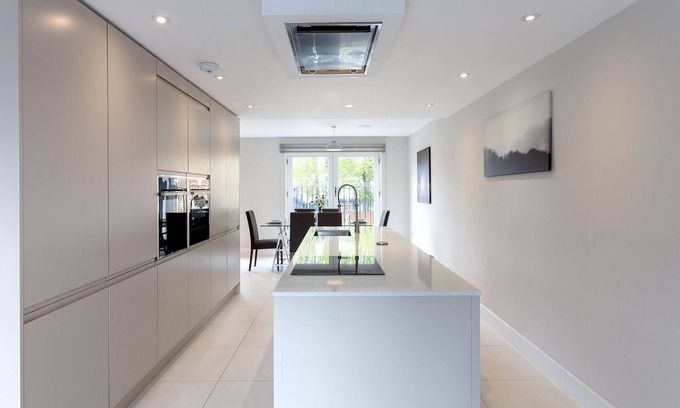 Windsor House | Immaculate Central Windsor Town House