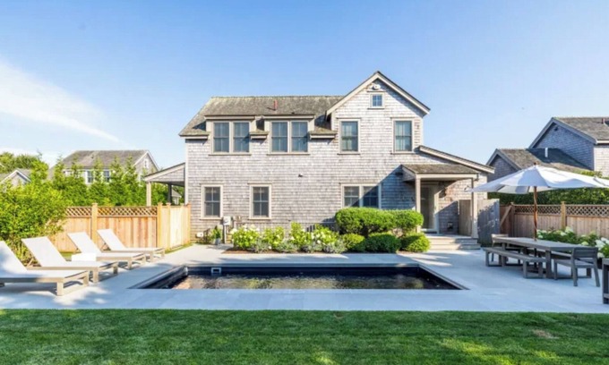 Nantucket House | Immaculate Surfside 4 Bedroom Home with Private Pool and Tennis, Car Ferry resi