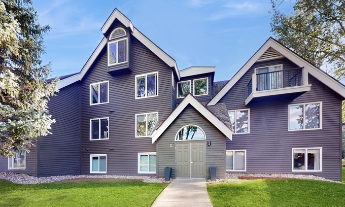 Edwards Condo | Immersive mountain living - enjoy mountain biking, fly fishing, hiking, & more